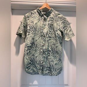 Colombia men’s button down shirt palm pattern.
